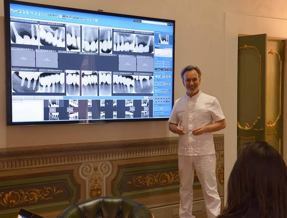 Radiografie dentali presso Lo Studio Calesini, Odontoiatria Specialistica a Roma Centro Storico. Direttore sanitario Dottor Gaetano Calesini Medico Chirurgo specialista in Odontostomatologia e pretesi dentaria.
