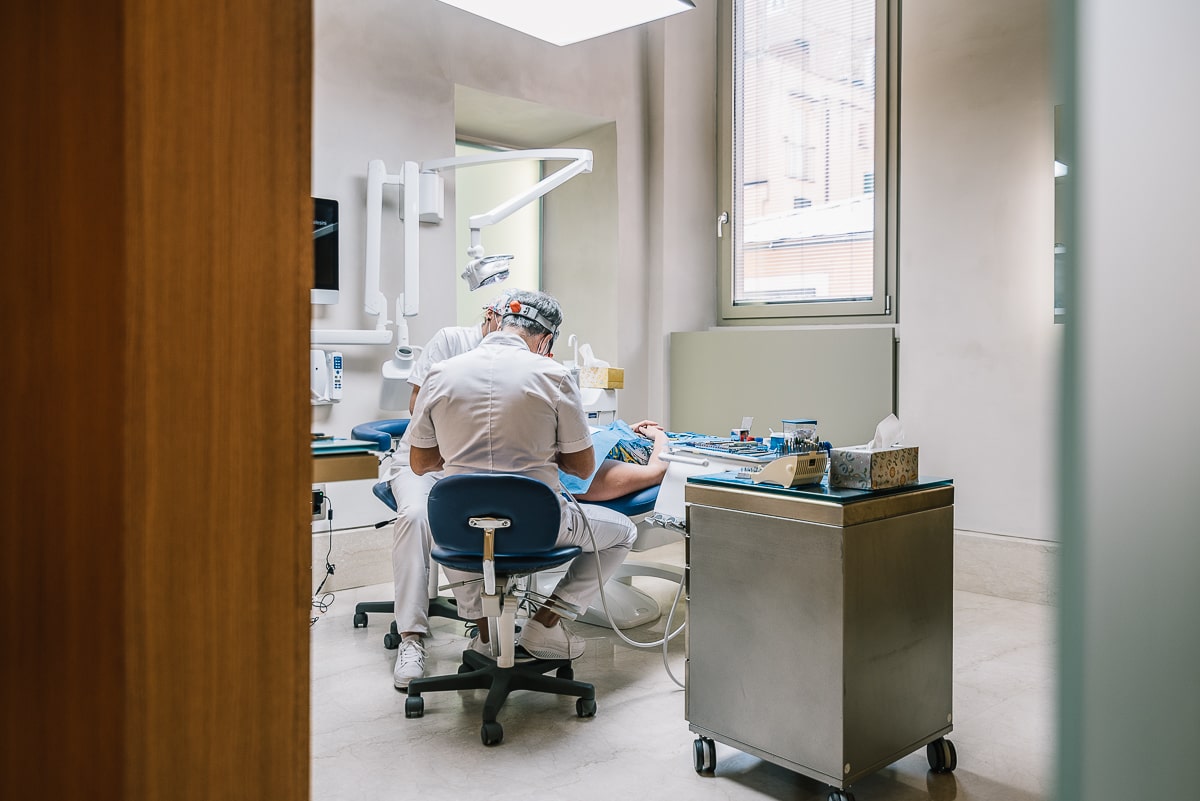 Dentista: visita diagnostica odontoiatrica, Studio Calesini , Gaetano Calesini , Medico Chirurgo, Odontoiatra